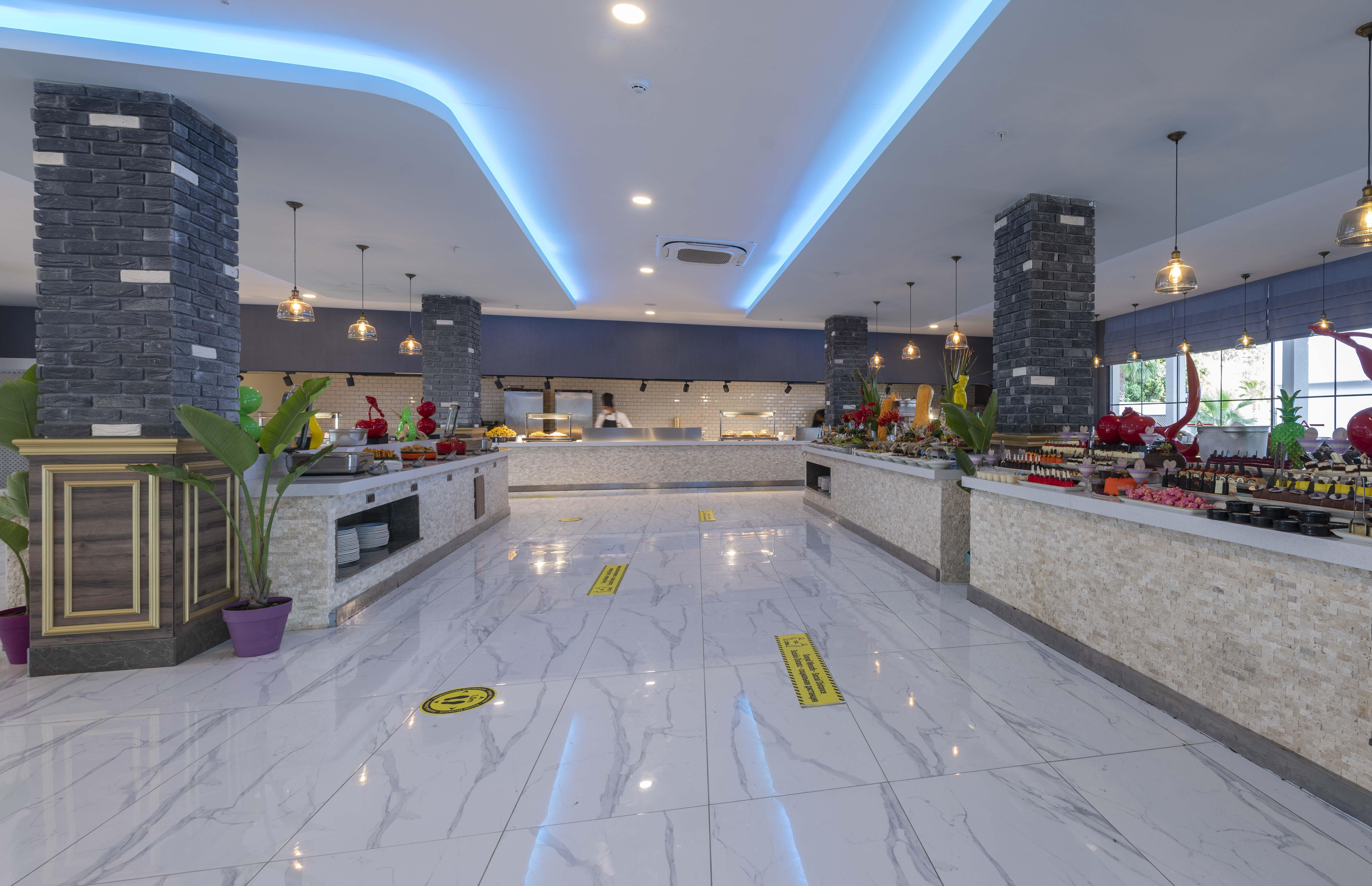 Royal Towers Lara Hotel Antalya Ngoại thất bức ảnh